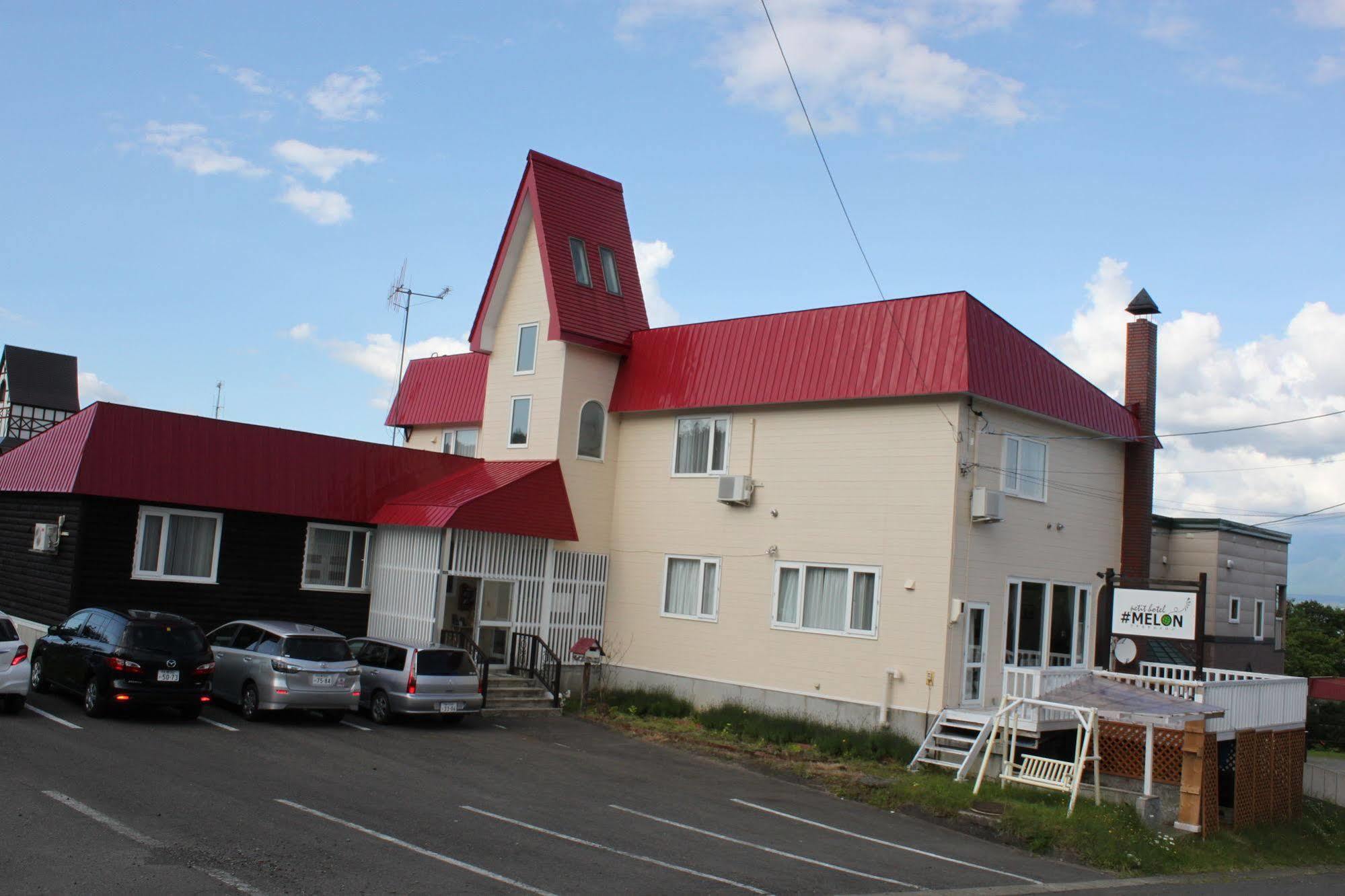 Petit Hotel Melon Nakafurano מראה חיצוני תמונה
